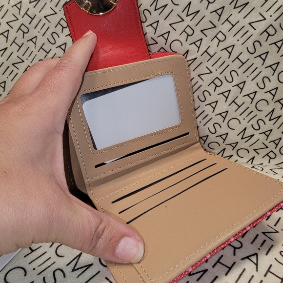 NWT JOLENE COUTURE Boutique Heart design Wallet Red with twist lock & zipper - Picture 2 of 8